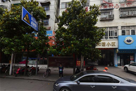 出售泰安华庭嘉苑A区3室2厅2卫135平简单装修